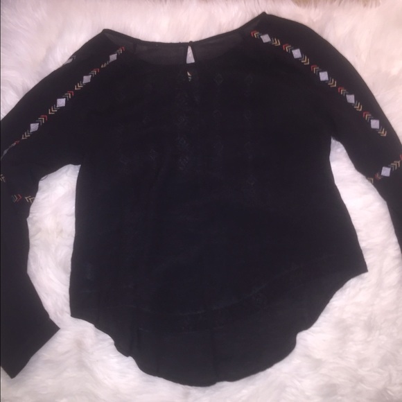UEC | Lush Embroidered Blouse | Size M | High Low Style - Picture 12 of 12